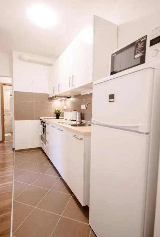 Sunny 2Br With Balcony At Szoevetseg Street Apartment Budapest 0*,  Hungary