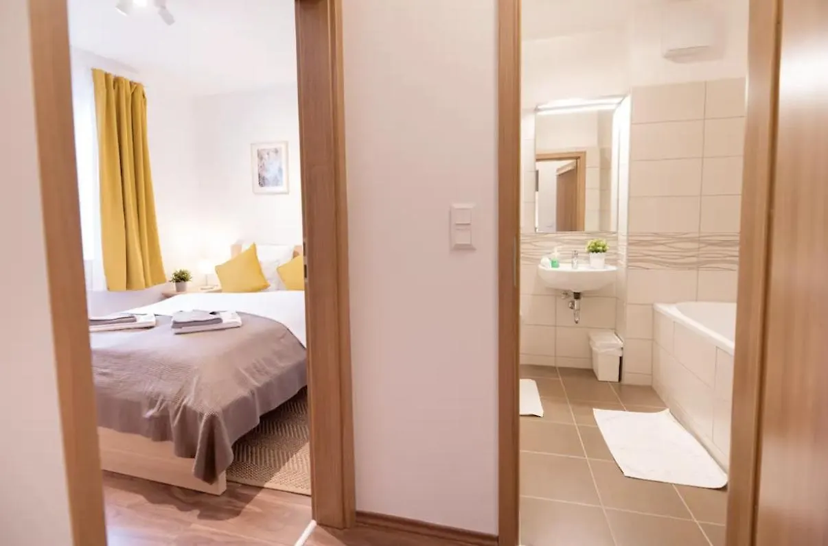 Apartamento Sunny 2Br With Balcony At Szoevetseg Street Budapest 0*,