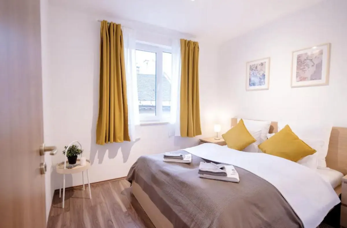 Apartamento Sunny 2Br With Balcony At Szoevetseg Street Budapest